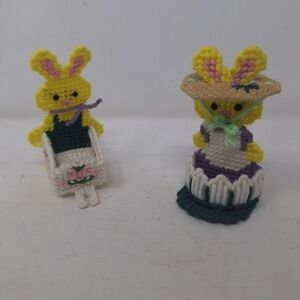 Vintage Handmade Easter Bunny Mini Basket Needlecraft Plastic Canvas Needlepoint
